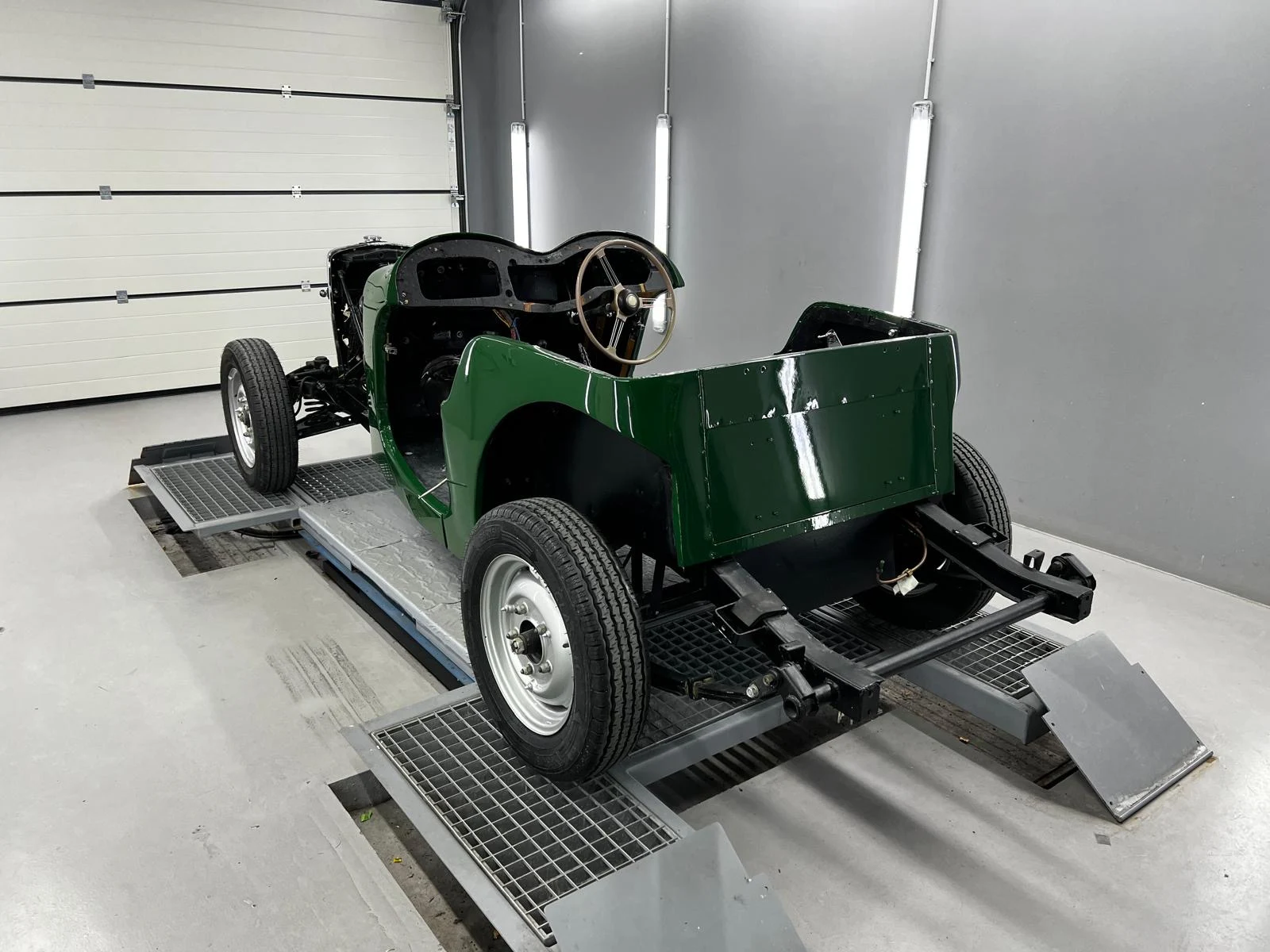 MG Oldtimer von hinten